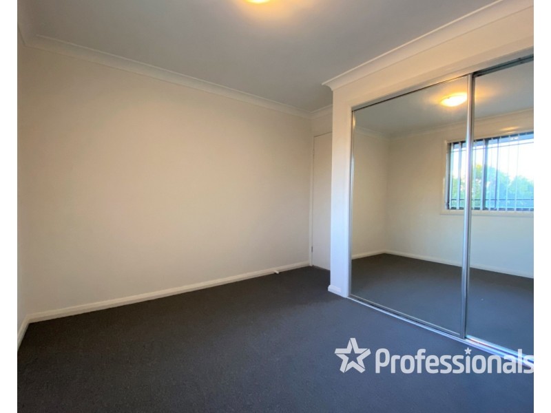 11/10 Yerona Road, Prestons NSW 2170