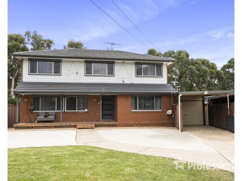3 Hakea Close, Casula NSW 2170