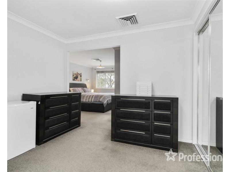 3 Hakea Close, Casula NSW 2170