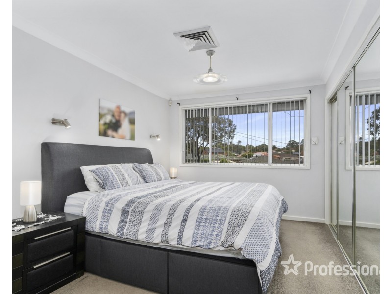 3 Hakea Close, Casula NSW 2170