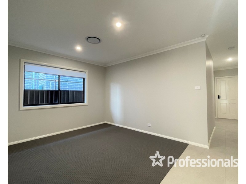 77 Horizon Loop, Oran Park NSW 2570