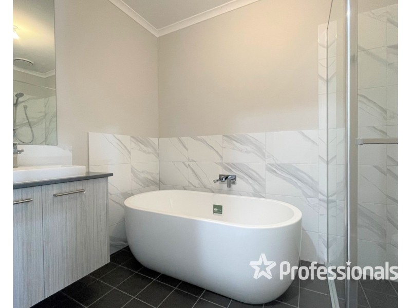 77 Horizon Loop, Oran Park NSW 2570