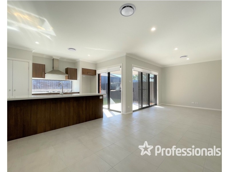 77 Horizon Loop, Oran Park NSW 2570