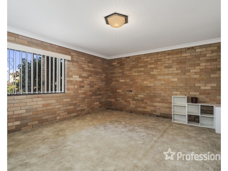 10 Buckland Road, Casula NSW 2170