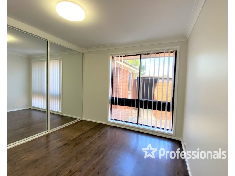 4 Keats Place, Ingleburn NSW 2565