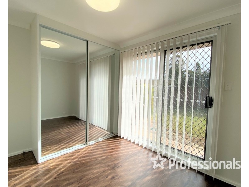 4 Keats Place, Ingleburn NSW 2565