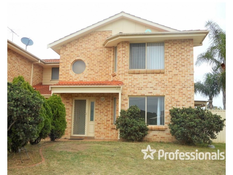 5B Minerva Place, Prestons NSW 2170