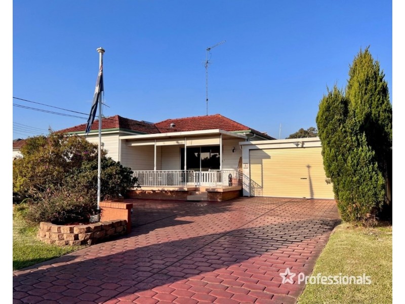 4 David Avenue, Casula NSW 2170