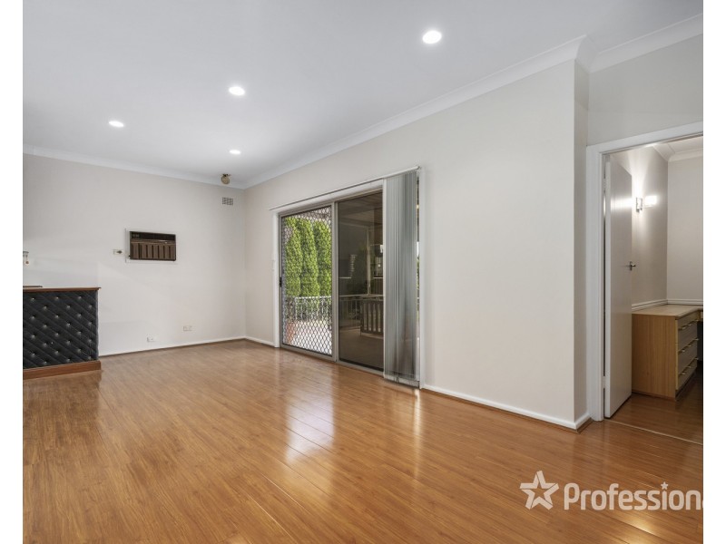 4 David Avenue, Casula NSW 2170