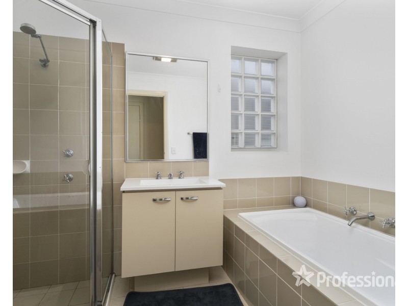34 Atlantic Boulevard, Glenfield NSW 2167