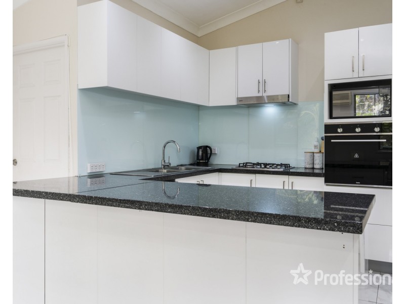 7 Ian Place, Casula NSW 2170