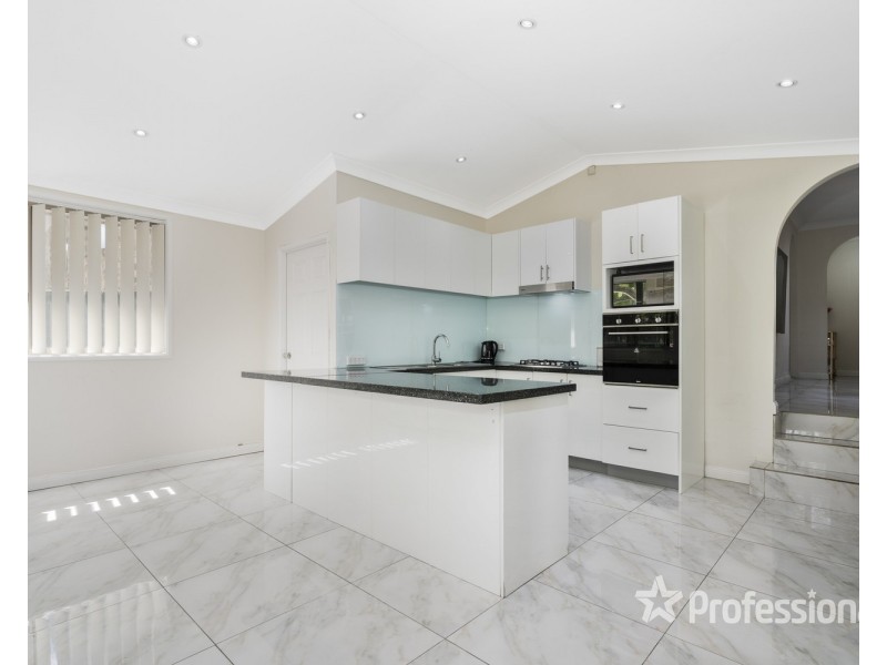 7 Ian Place, Casula NSW 2170