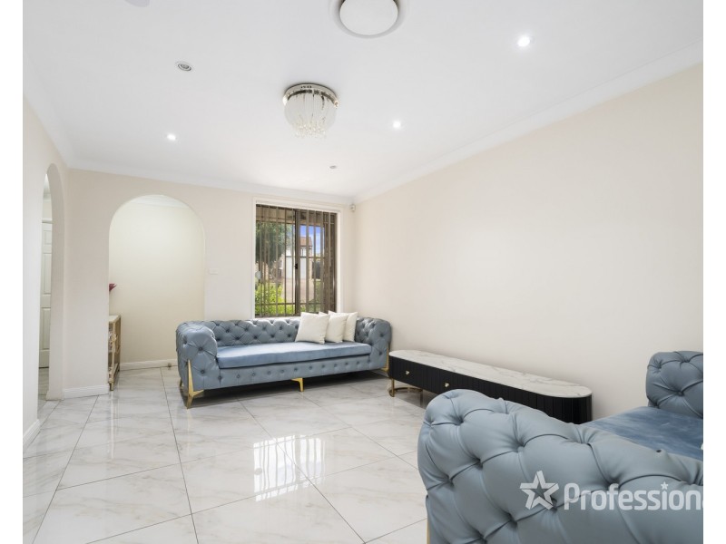 7 Ian Place, Casula NSW 2170