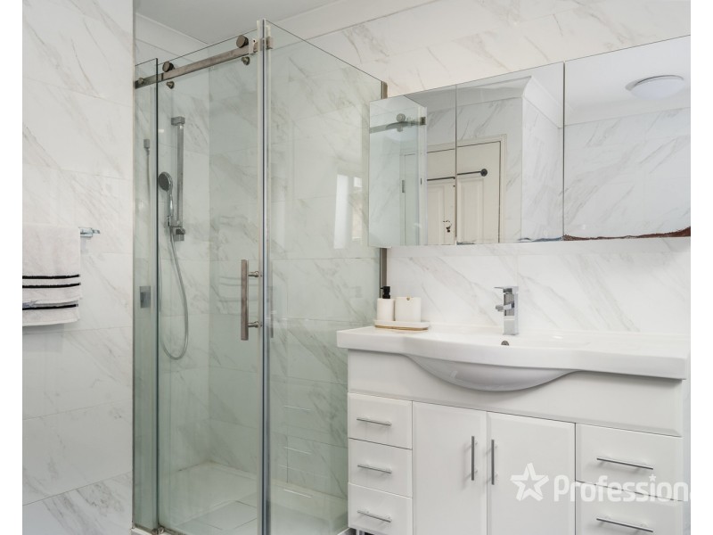 7 Ian Place, Casula NSW 2170