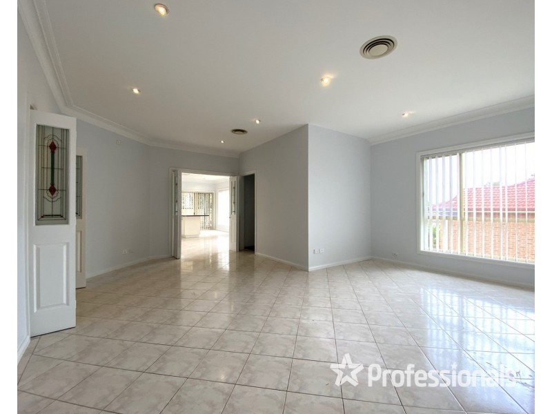 7 Drysdale Place, Casula NSW 2170