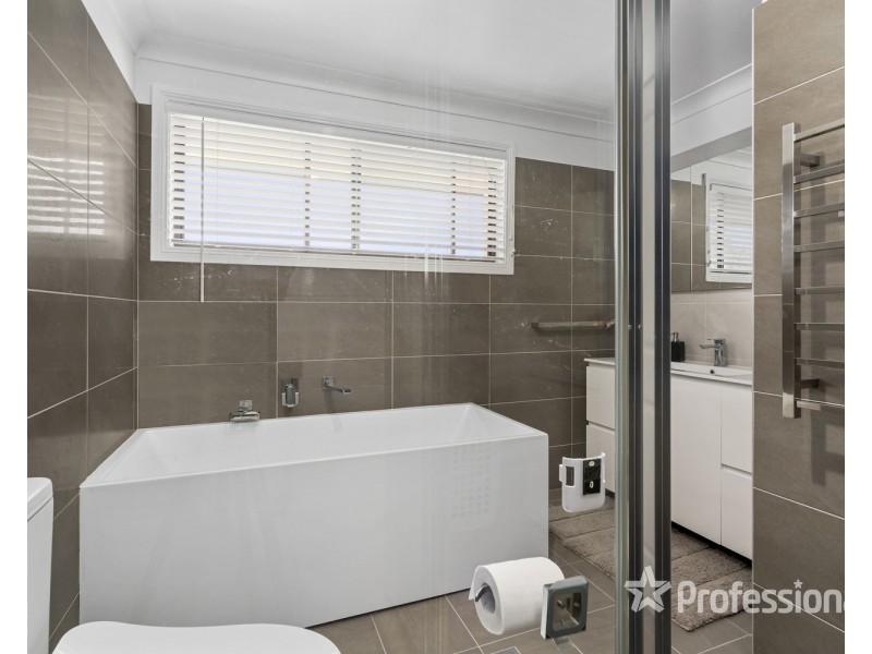 6 Paterson Avenue, Lurnea NSW 2170