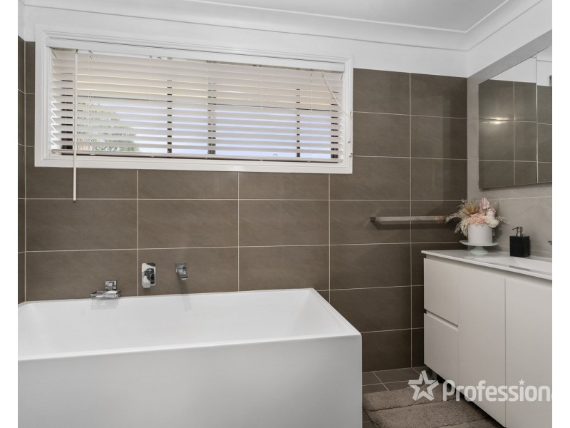 6 Paterson Avenue, Lurnea NSW 2170