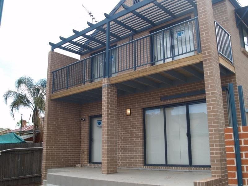 18 Holland Crescent, Casula NSW 2170