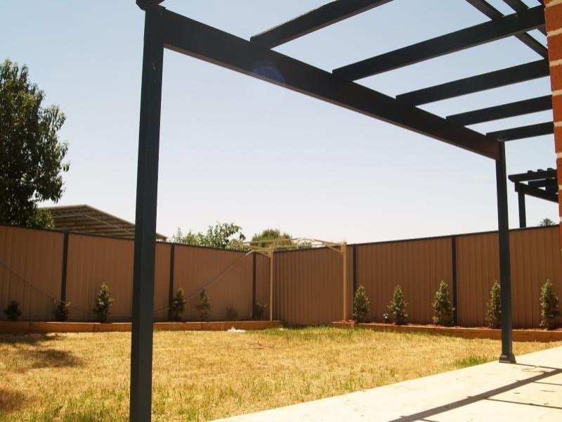 18 Holland Crescent, Casula NSW 2170