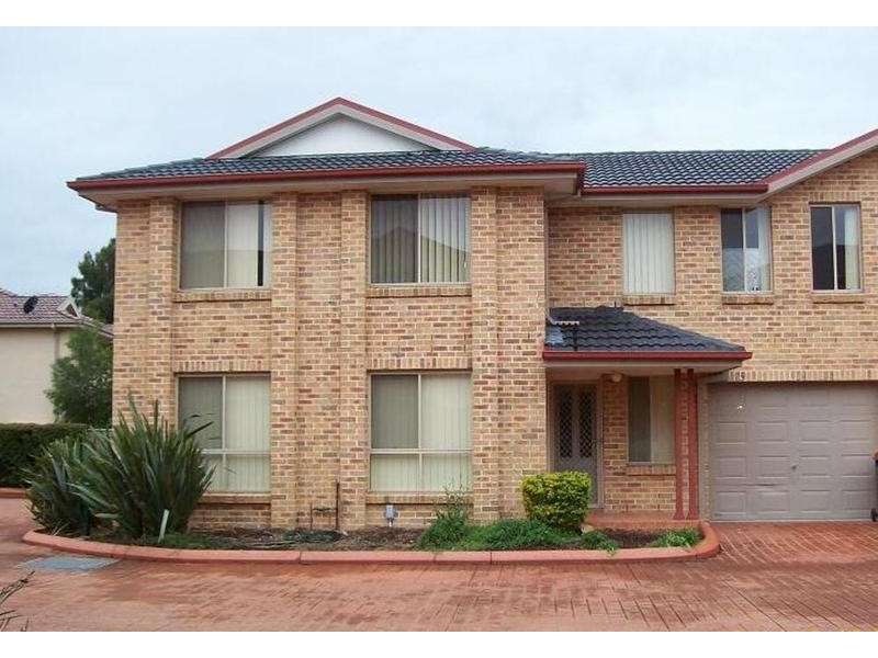 18/14 Pine Road, Casula NSW 2170