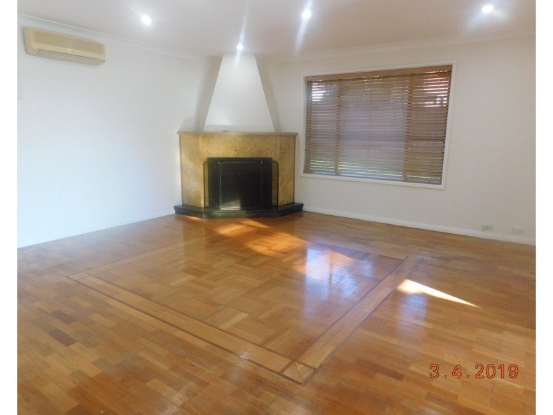 11 Flemington Close, Casula NSW 2170