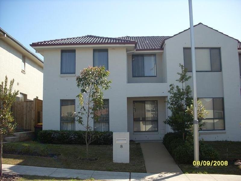 8 Neva Street, Glenfield NSW 2167