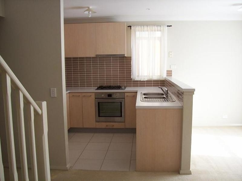 8 Neva Street, Glenfield NSW 2167