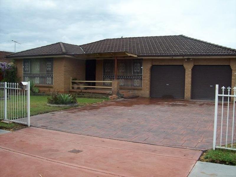 2 Napier Avenue, Lurnea NSW 2170