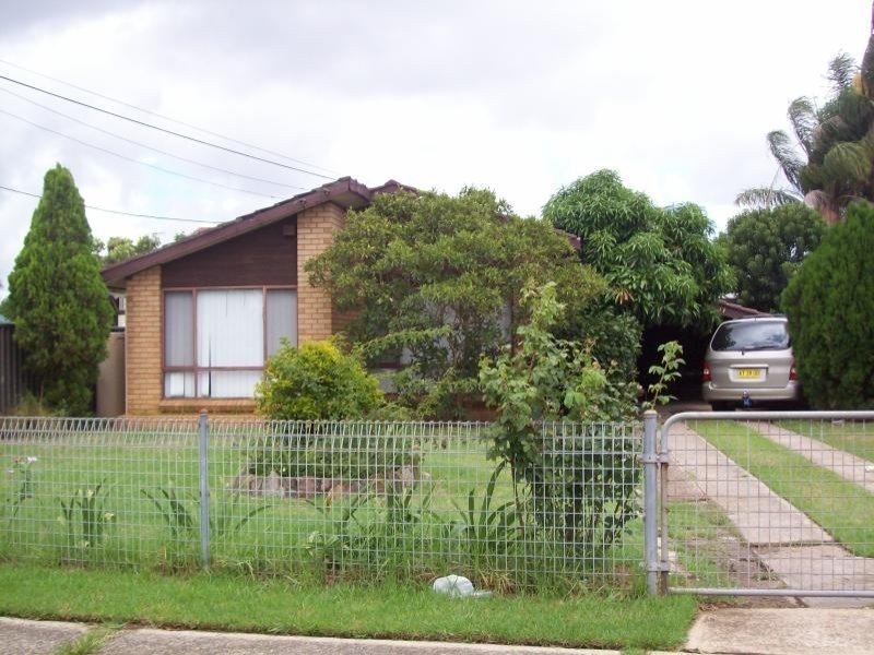 14 Gibson Avenue, Casula NSW 2170