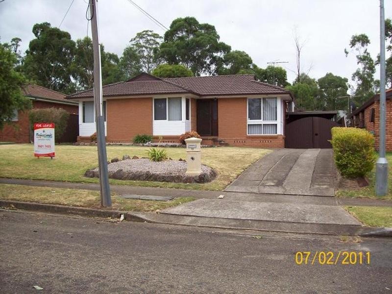 10 Brigalow Avenue, Casula NSW 2170