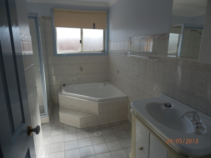 5 Roberts Road, Casula NSW 2170