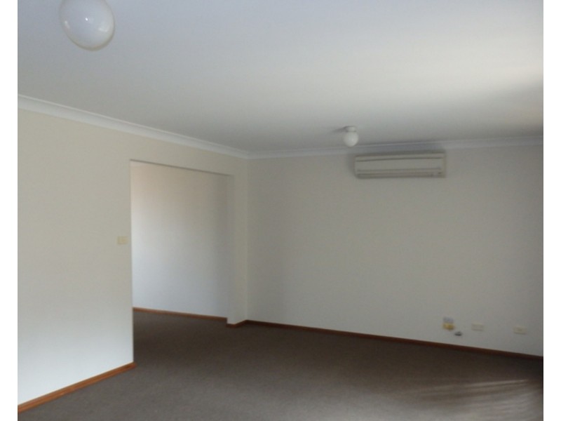 2/34 Niland Way, Casula NSW 2170