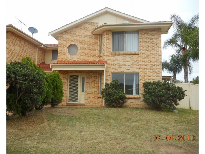 5B Minerva Place, Prestons NSW 2170