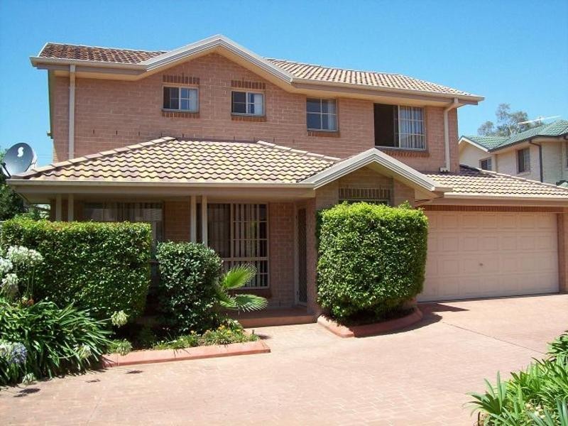 16/12 Pine Road, Casula NSW 2170