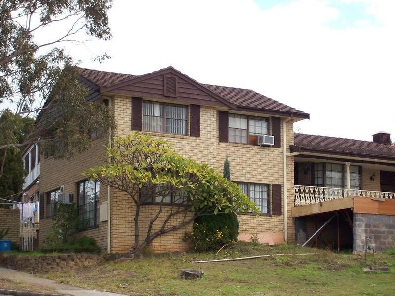 18 Buckland Road, Casula NSW 2170