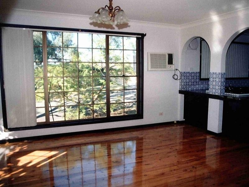 18 Buckland Road, Casula NSW 2170