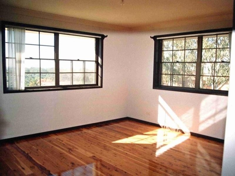 18 Buckland Road, Casula NSW 2170