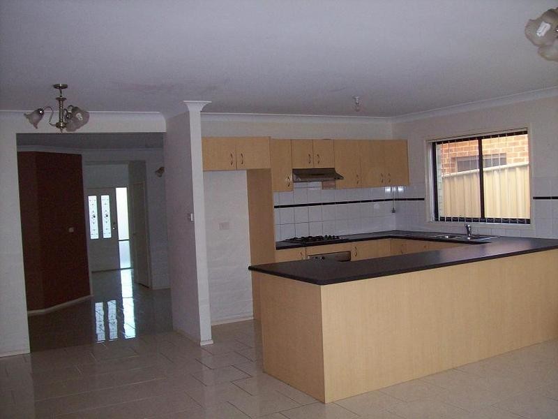 17 McCubbin Place, Casula NSW 2170