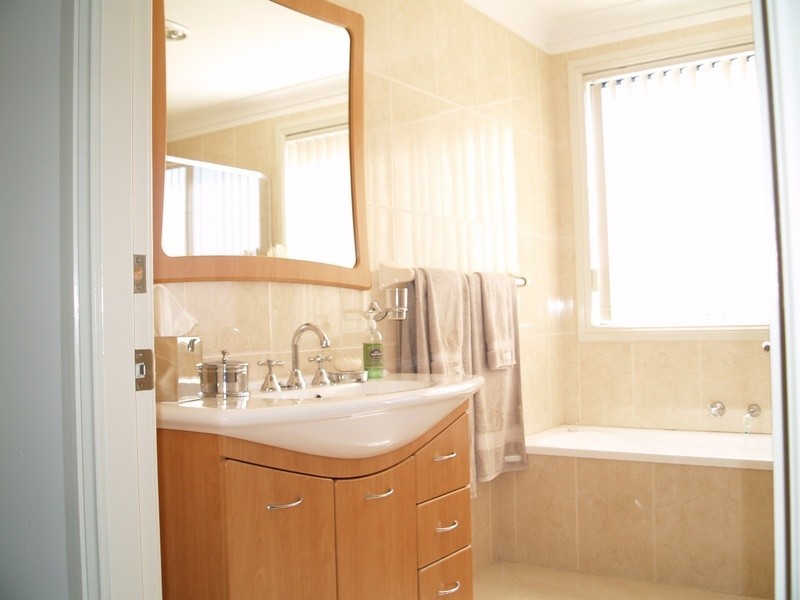 5 Ashlar Place, West Hoxton NSW 2171