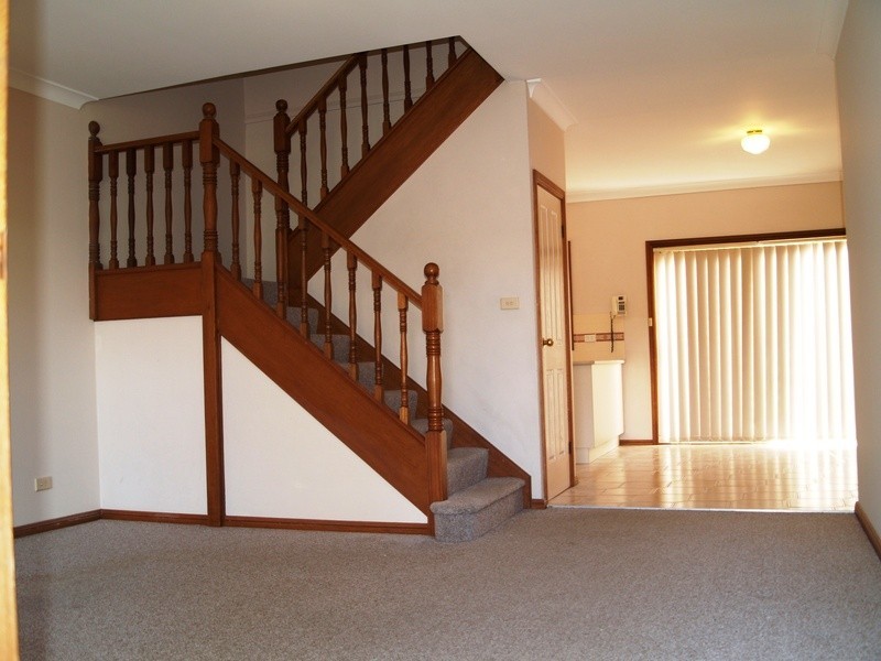 2/10-12 Doomben Close, Casula NSW 2170