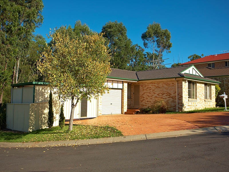 7 Ian Place, Casula NSW 2170