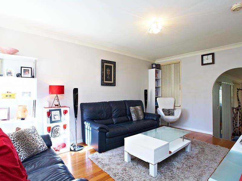 7 Ian Place, Casula NSW 2170