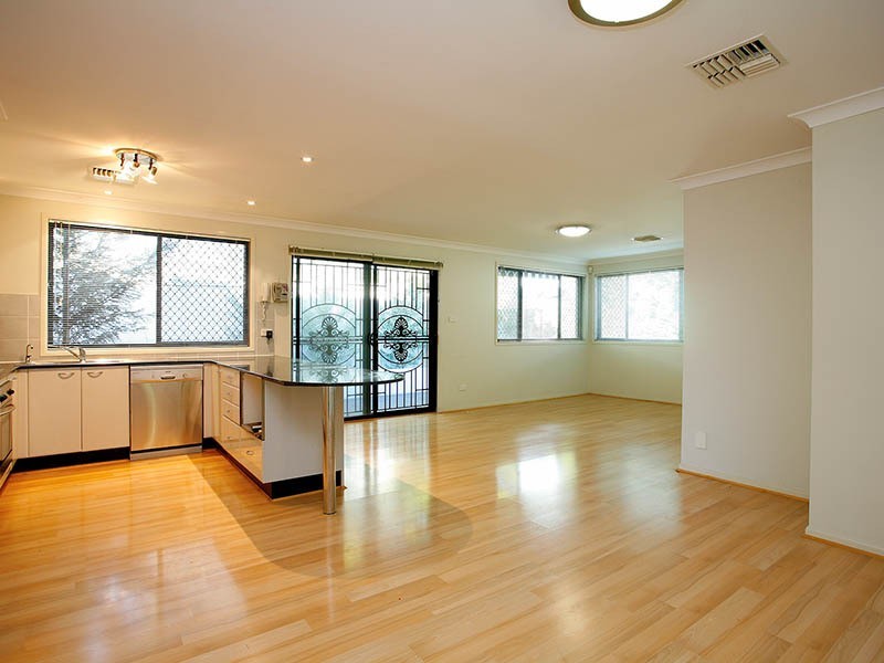 2 Dalmeny Drive, Prestons NSW 2170