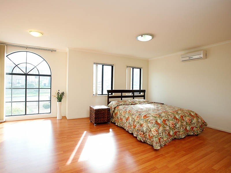 19 Kendall Drive, Casula NSW 2170