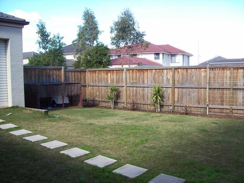 13 Hillsborough Crescent, Glenfield NSW 2167