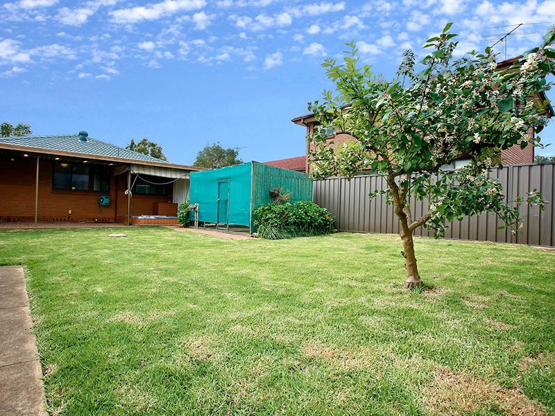 4 Ironbark Avenue, Casula NSW 2170