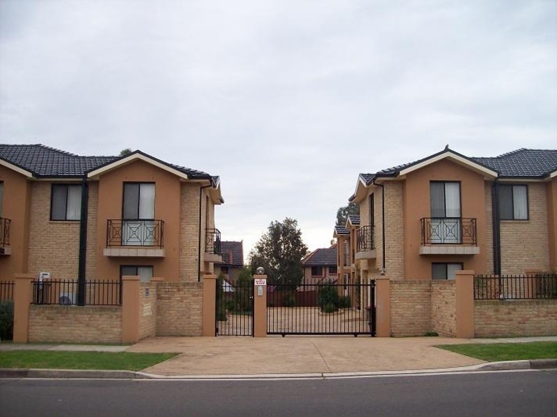 6/19 Myall Road, Casula NSW 2170