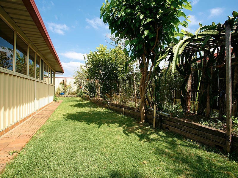 2/115 Cockatiel Circuit, Green Valley NSW 2168