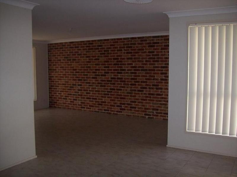 6 Carbine Close, Casula NSW 2170