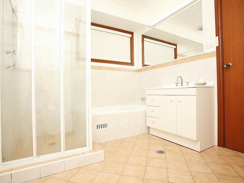 3B Keneally Way, Casula NSW 2170